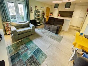 Lounge- click for photo gallery